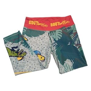 Bout Betties Roller Derby Dinosaur Print Capri Leggings - Multicolor